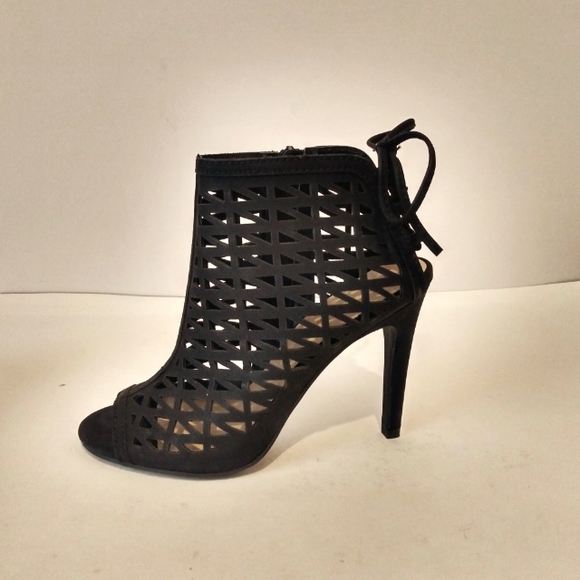 L C Lauren Conrad Black Faux Suede Zip Peep Toe Ankle Boot 4 1/4" Heels sz 6 M - Picture 1 of 11